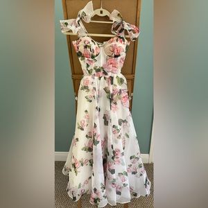 Beautiful milla dress only worn once. Basically brand new condition